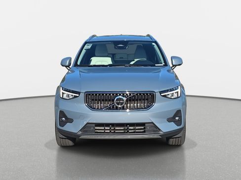 Used 2023 Volvo XC40 B5 Ultimate w/ Protection Package Premier image 2