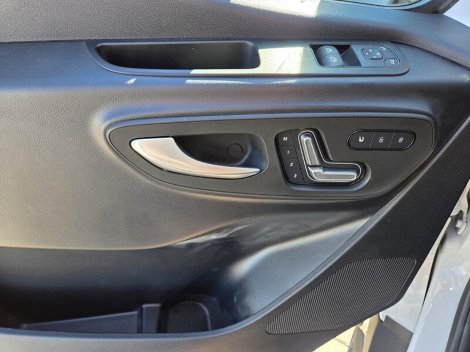 Used 2024 Mercedes-Benz Sprinter 4500 image 23