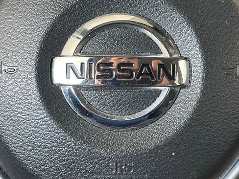 Used 2019 Nissan Rogue SL image 11