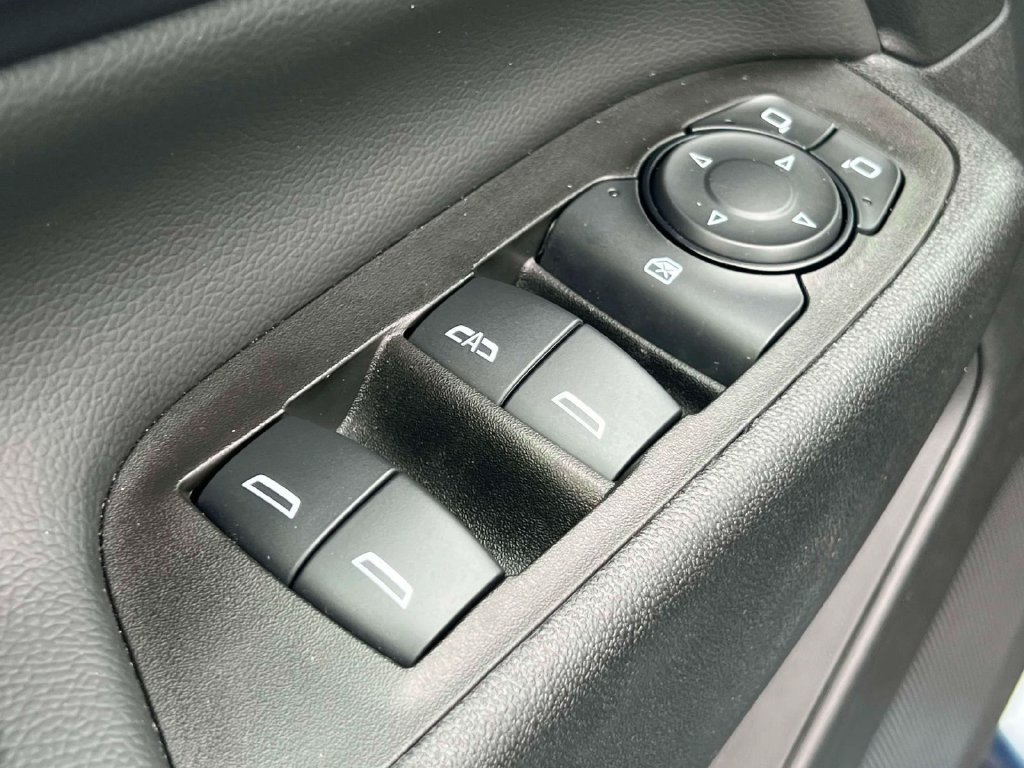 Used 2024 Chevrolet Equinox LT FWD image 19