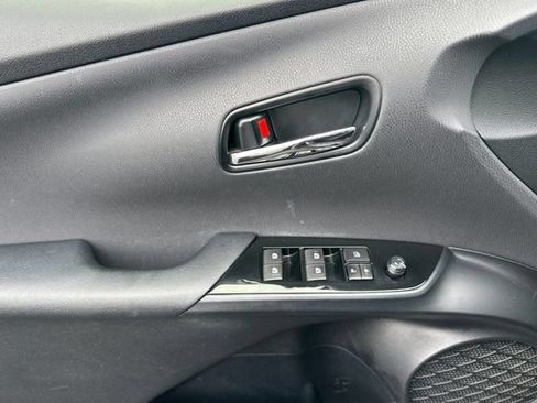 Used 2016 Toyota Prius Two FWD image 12