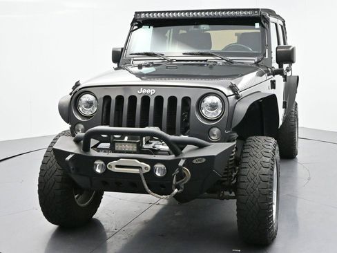 Used 2017 Jeep Wrangler Unlimited Rubicon w/ Connectivity Group AWD/4WD image 2