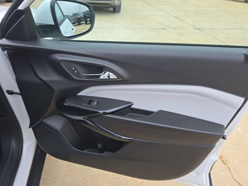 New 2026 Chevrolet Trax LT w/ LT Convenience Package FWD image 15