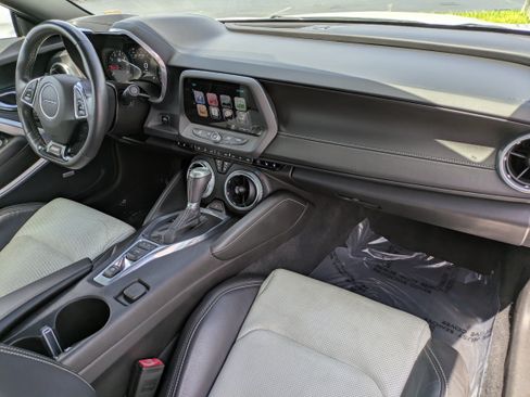 Used 2016 Chevrolet Camaro SS RWD image 14