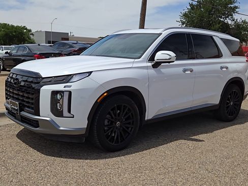 Used 2024 Hyundai Palisade Limited image 4