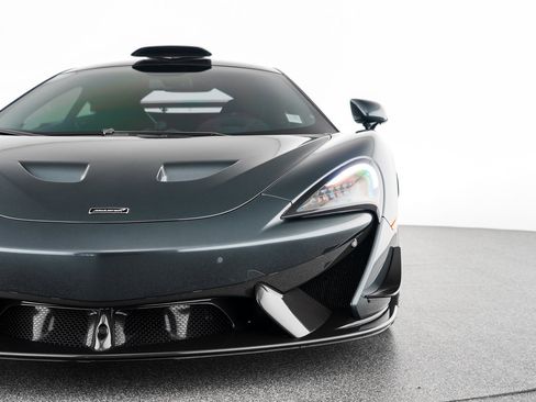 Used 2020 McLaren 620R RWD image 45