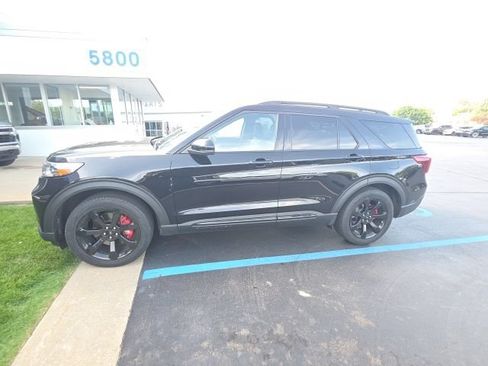 Used 2023 Ford Explorer ST w/ Equipment Group 401A AWD/4WD image 4