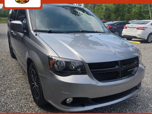 Used 2019 Dodge Grand Caravan SE FWD image 1