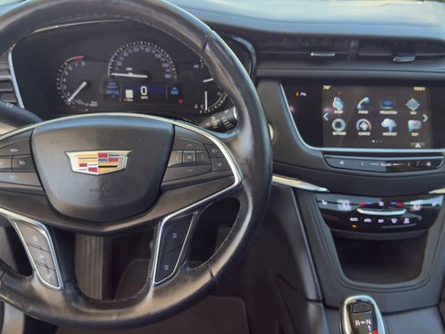 Used 2019 Cadillac XT5 Luxury image 11