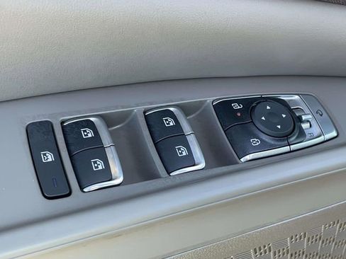 New 2026 Kia Carnival EX FWD image 28