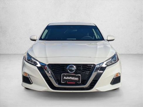 Used 2022 Nissan Altima 2.5 SV image 2