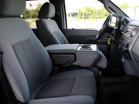 Used 2011 Ford F250 XLT w/ XLT Premium Pkg AWD/4WD image 16