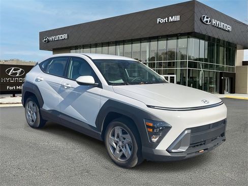Certified 2025 Hyundai Kona SE image 1