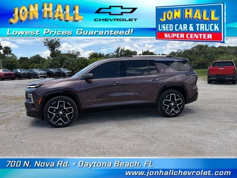 Used 2025 Chevrolet Traverse High Country w/ LPO, Floor Liner Package FWD image 3