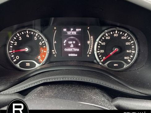 Used 2015 Jeep Renegade Latitude AWD/4WD image 12