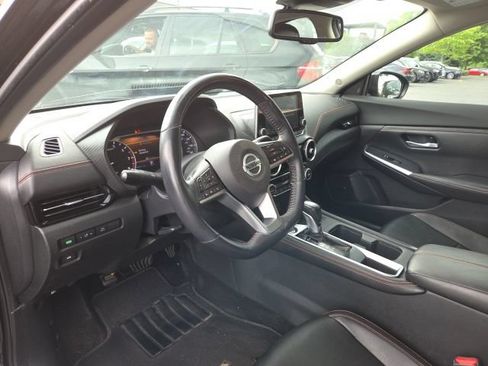 Used 2021 Nissan Sentra SR w/ SR Premium Package FWD image 6