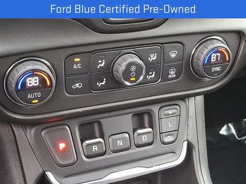 Used 2019 GMC Terrain SLE w/ Driver Convenience Package image 16