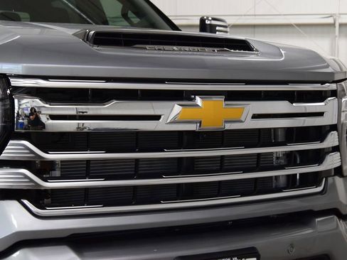 New 2026 Chevrolet Silverado 3500 High Country w/ High Country Premium Package AWD/4WD image 12