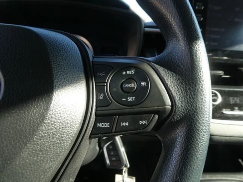 Used 2021 Toyota Corolla LE image 18