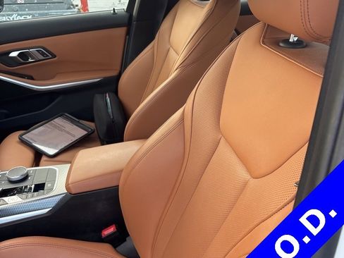 Used 2023 BMW 330i Sedan w/ M Sport Package image 5