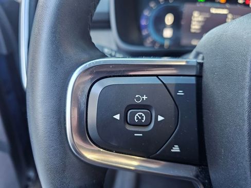 Certified 2023 Volvo XC40 B5 Plus w/ Protection Package Premier image 23