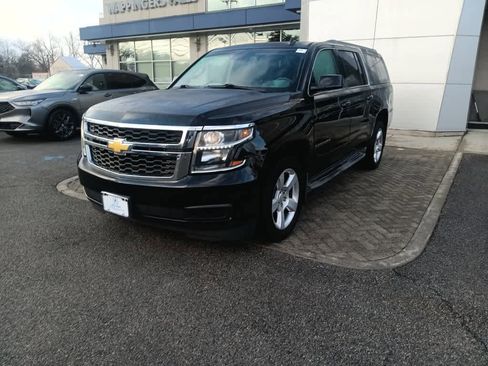 Used 2015 Chevrolet Suburban LT image 2