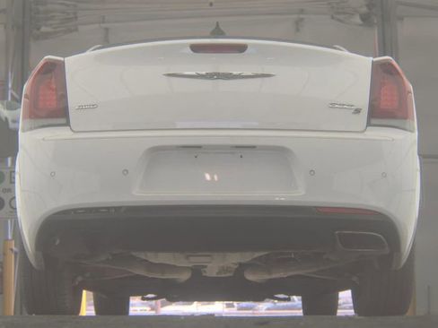 Used 2019 Chrysler 300 S w/ Safetytec Plus Group AWD/4WD image 8