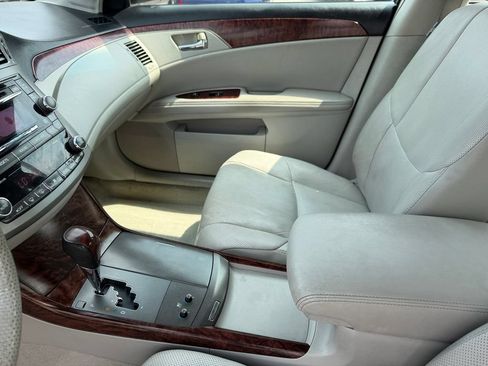 Used 2011 Toyota Avalon Limited FWD image 12