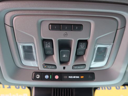 Used 2025 Chevrolet Silverado 1500 LTZ w/ Technology Package AWD/4WD image 33
