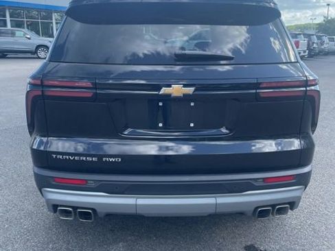 Used 2026 Chevrolet Traverse LT AWD/4WD image 5