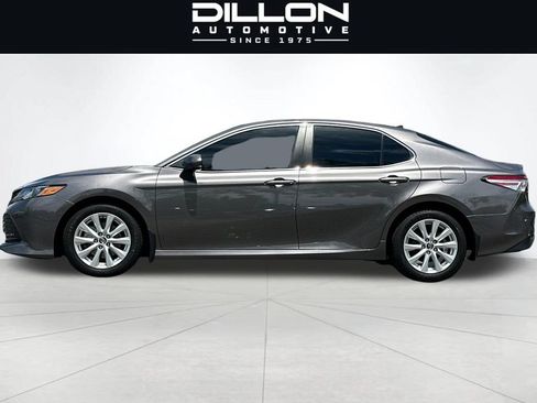 Used 2019 Toyota Camry LE FWD image 7