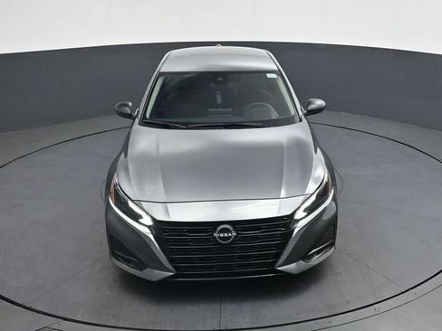 Used 2025 Nissan Altima 2.5 SV FWD image 29
