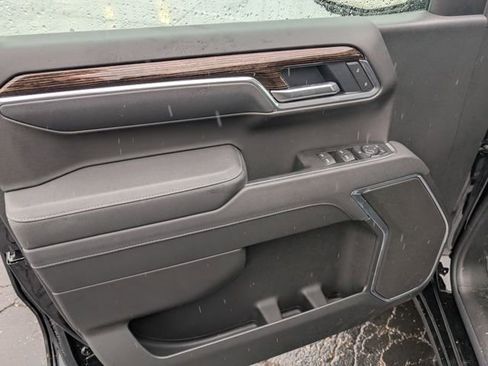 New 2026 GMC Sierra 1500 SLE w/ Preferred Package image 15