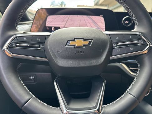 Used 2024 Chevrolet Equinox EV LT FWD image 32