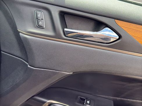 Used 2019 Lincoln MKC Select w/ Select Plus Package AWD/4WD image 17