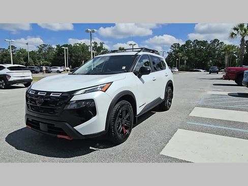 Used 2025 Nissan Rogue SV AWD/4WD image 22