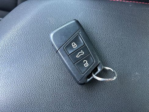 Used 2019 Volkswagen Jetta GLI FWD image 31