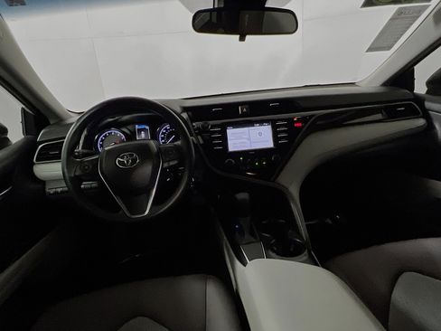 Used 2020 Toyota Camry LE image 30