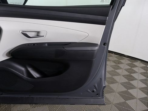Certified 2025 Hyundai Tucson SE AWD/4WD image 18