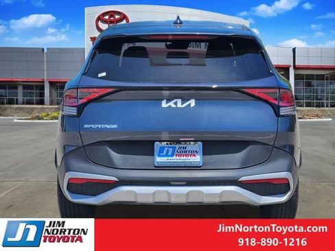 Used 2025 Kia Sportage EX FWD image 6