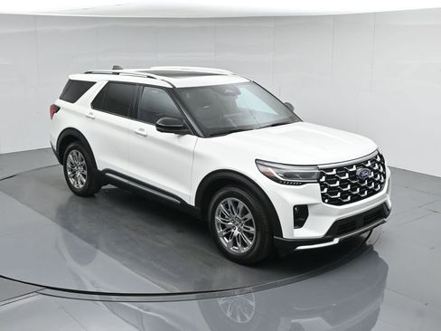 Used 2025 Ford Explorer Platinum RWD image 44