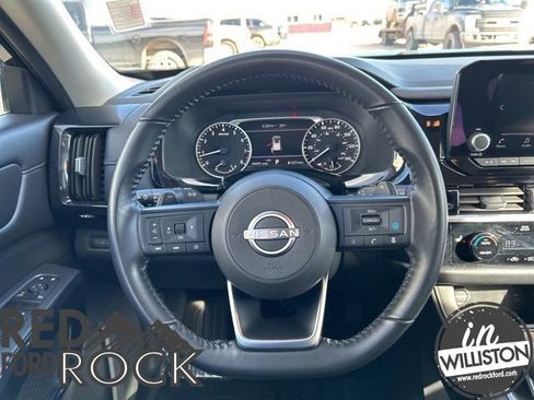 Used 2024 Nissan Pathfinder SV AWD/4WD image 12