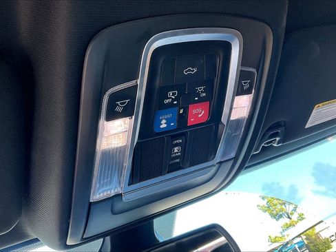 Used 2022 RAM 2500 Laramie w/ Night Edition image 31