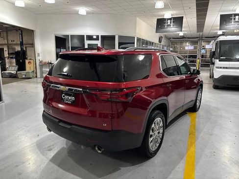 Used 2023 Chevrolet Traverse LT w/ Rear Camera Mirror Package AWD/4WD image 9