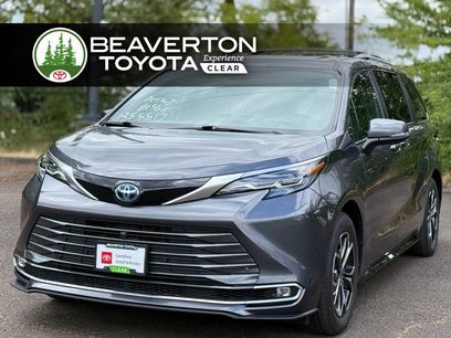 Certified 2025 Toyota Sienna Platinum