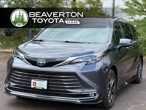 Certified 2025 Toyota Sienna Platinum AWD/4WD image 1