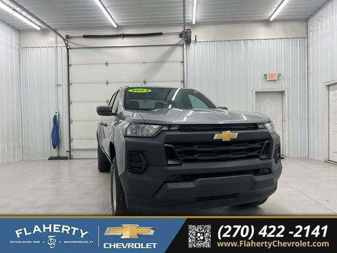Used 2023 Chevrolet Colorado W/T image 1