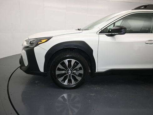 Used 2025 Subaru Outback Limited AWD/4WD image 9