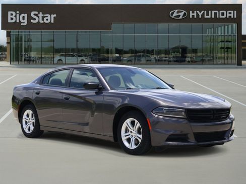 Used 2023 Dodge Charger SXT RWD image 6