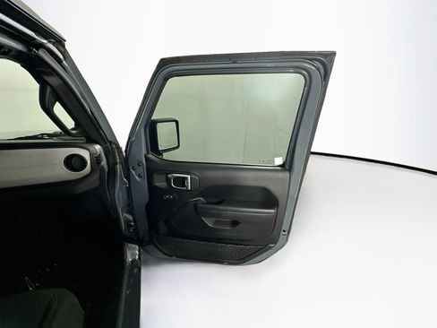 Used 2024 Jeep Wrangler Unlimited AWD/4WD image 30